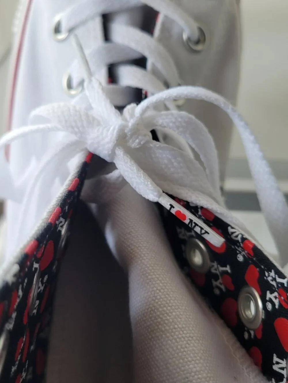 Converse All Star Chuck Taylor I Love NY White High Top Sneakers (S: W13 / M11)